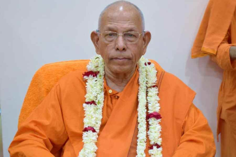Image of Ramakrishna mission president swami smaranananda