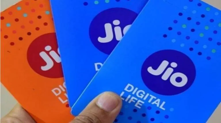 Jio’s ₹895 Plan Is a Steal! 11 Months Validity, Free Calls, and Data—Perfect for Feature Phone Users