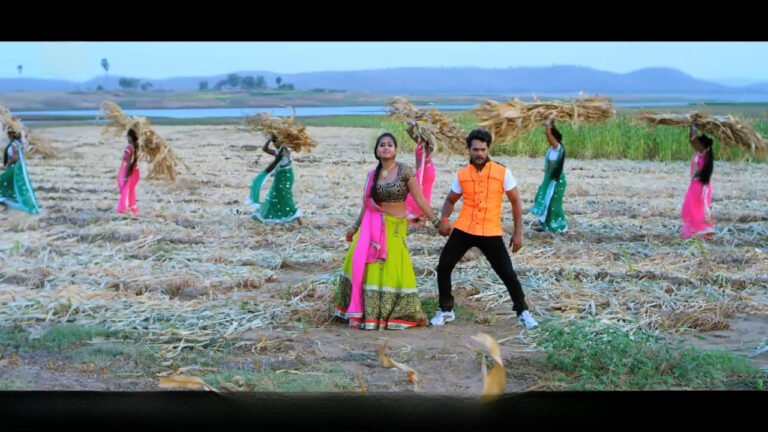 Khesari Lal and Kajal Raghwani’s Old Romantic Song Is Trending Again – Their Pond-Side Romance Wins Hearts