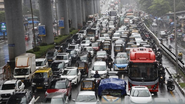 170 Students Stuck for Hours in Massive Traffic Jam on Mumbai-Ahmedabad Highway