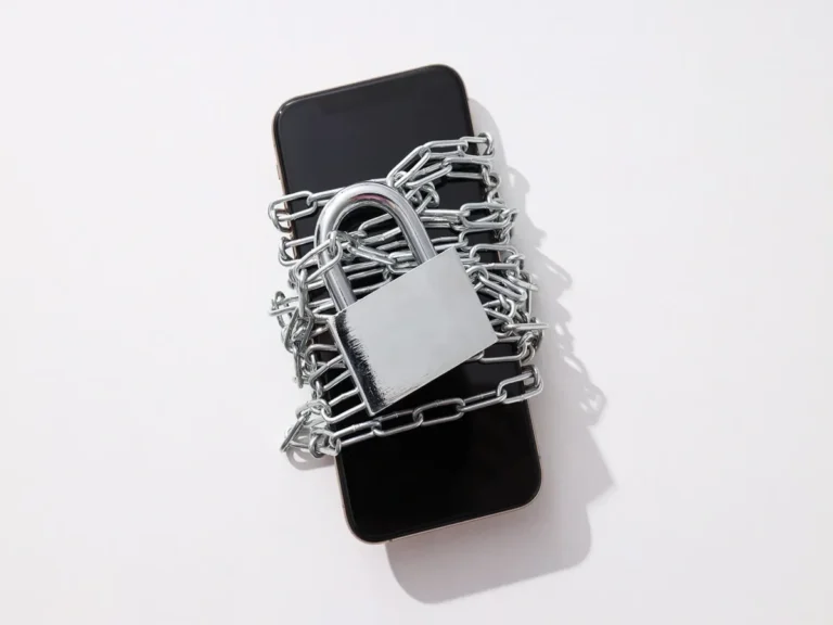 RBI may allow banks to lock smartphones on EMI default, says Governor