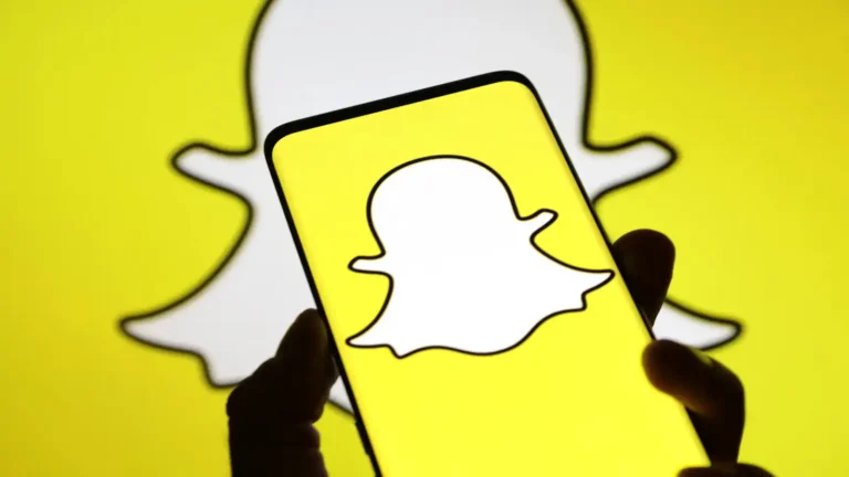 Snapchat Down Worldwide: Users Face Login Failures and App Crashes After Major AWS Outage
