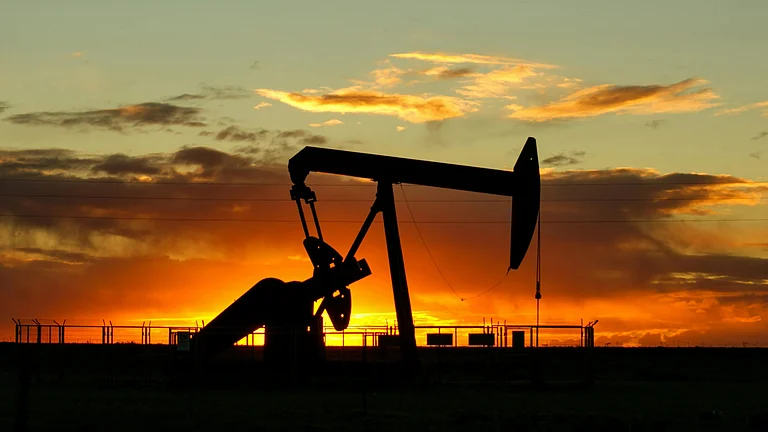 US Control of Venezuelan Oil Could Unlock $1 Billion for India, Revive Stalled Crude Output