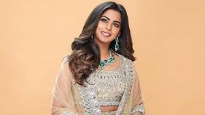 Isha Ambani Stuns in Champagne-Gold Lehenga, Emerald-Diamond Jewels at Mumbai Wedding